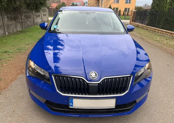 samochody osobowe Skoda Superb cena 69900 przebieg: 137000, rok produkcji 2018 z Człopa